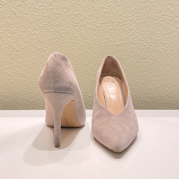 Vince Camuto Ankia Suede Pump - Nude - 7.5 - EUC! - Picture 1 of 9